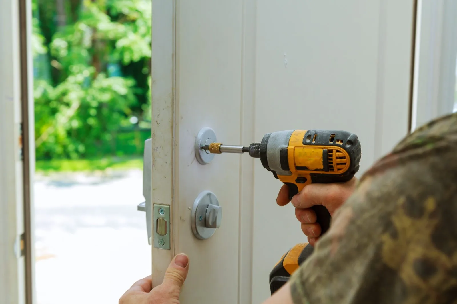 Nour Al Amal locksmith team in Dubai