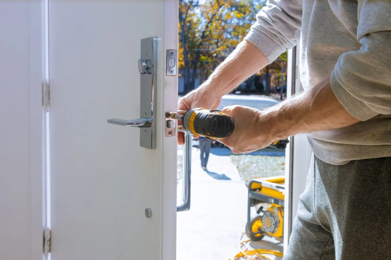 Replacing a door lock cylinder